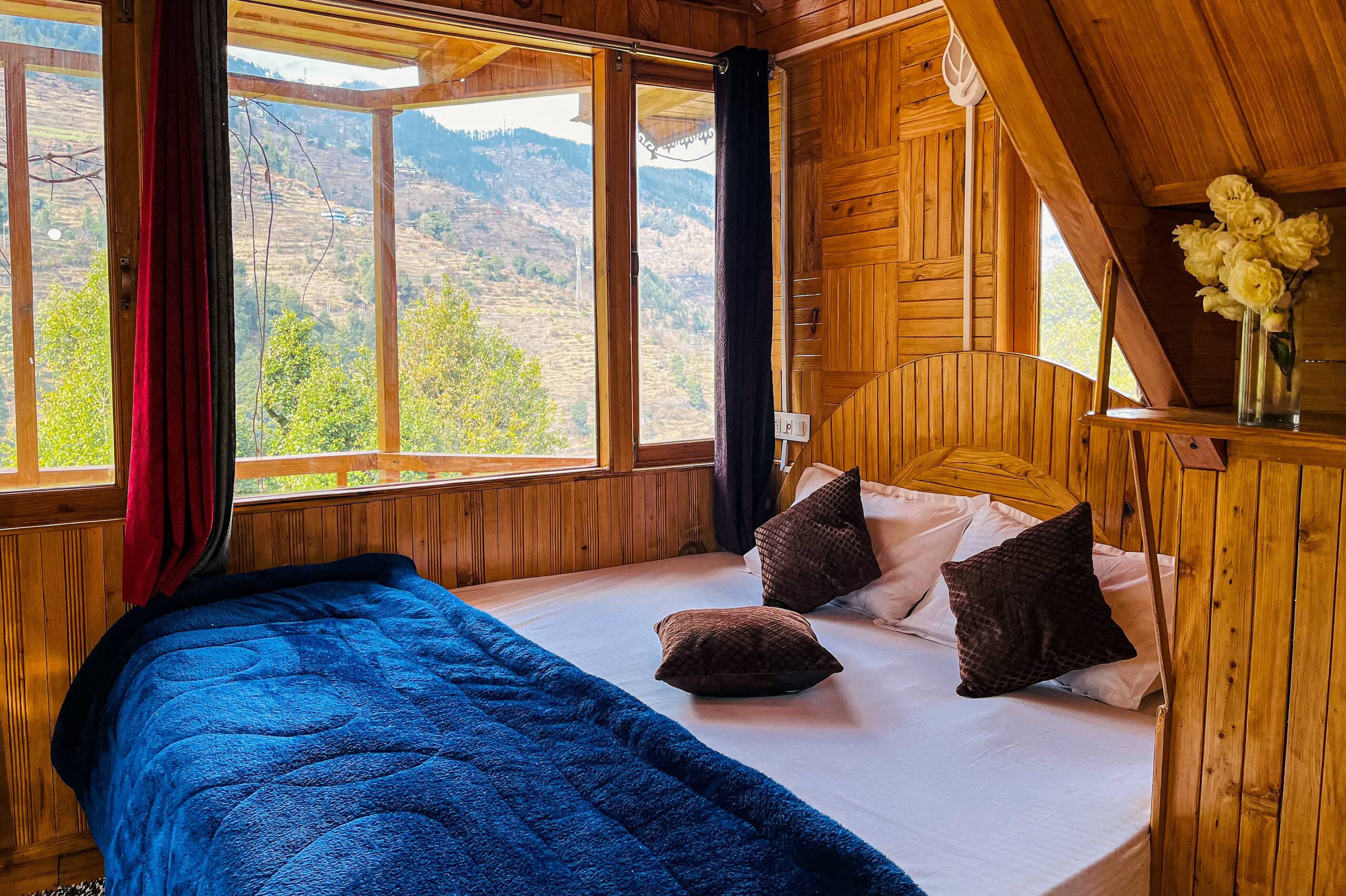 Majestic Treehouse with valley view, Jibhi 38