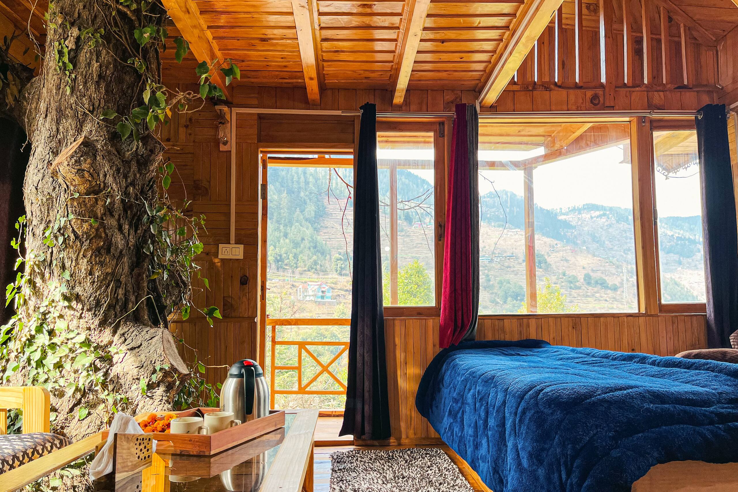Majestic Treehouse with valley view, Jibhi 28