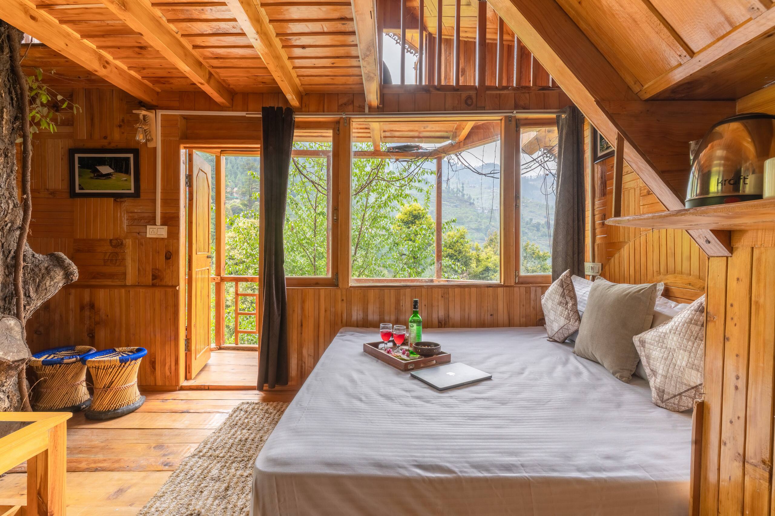 Majestic Treehouse with valley view, Jibhi 30