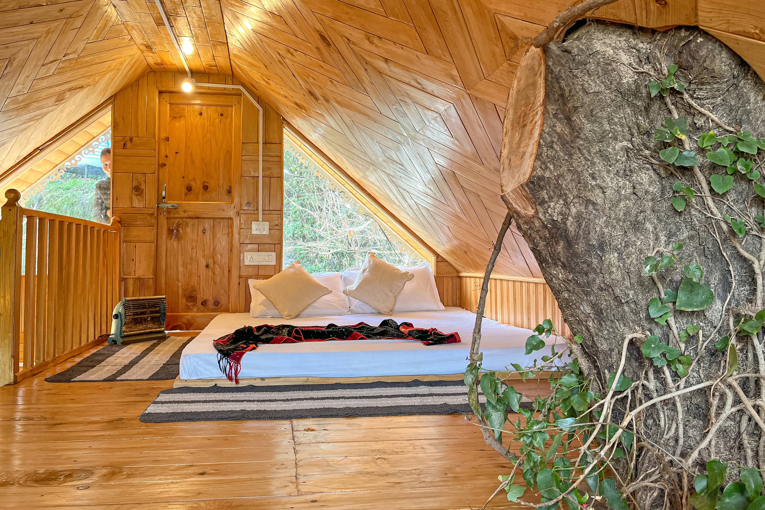 Majestic Treehouse with valley view, Jibhi 12