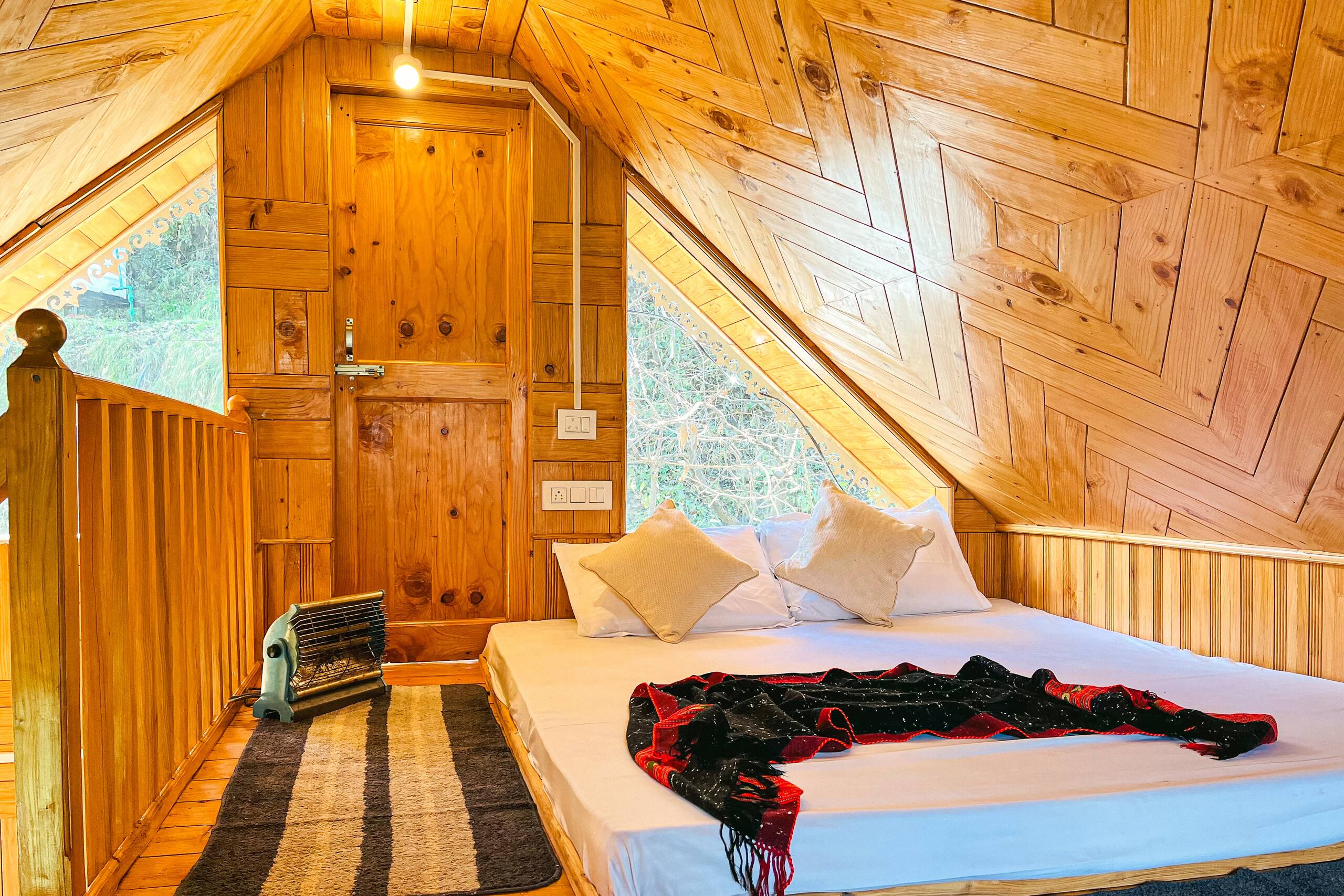 Majestic Treehouse with valley view, Jibhi 9