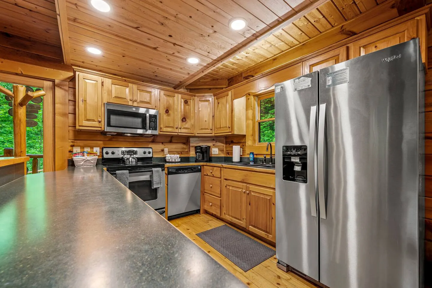 A Family Cabin in the Woods- only 3 Min to Town! 17