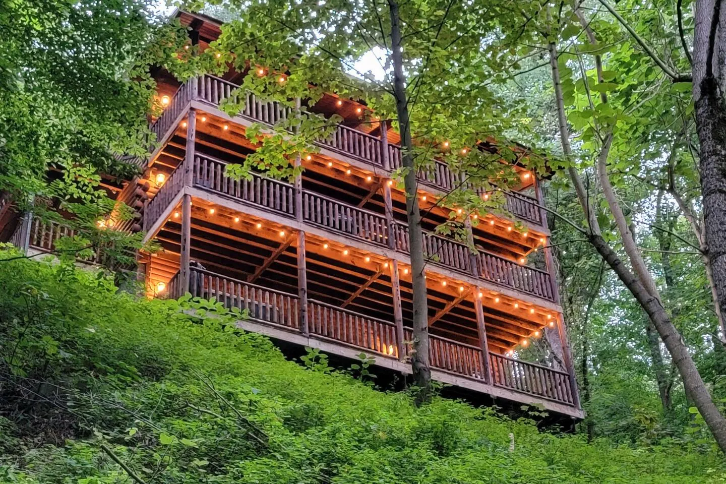 A Family Cabin in the Woods- only 3 Min to Town! 6