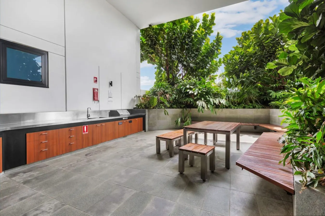 Panorama river view with Parking 10