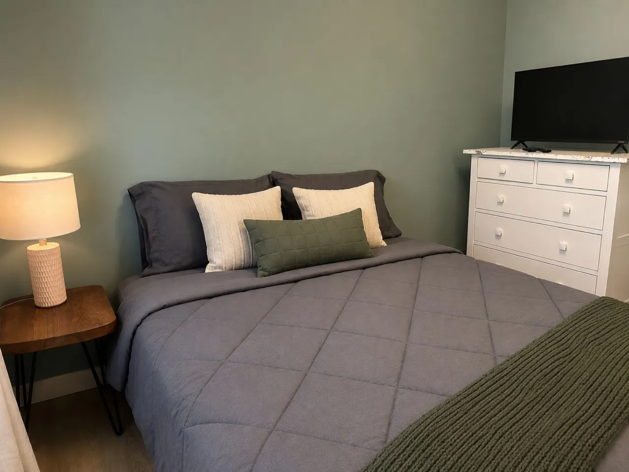 Bluebird Cabin: The Scenic Hills Cottages 8