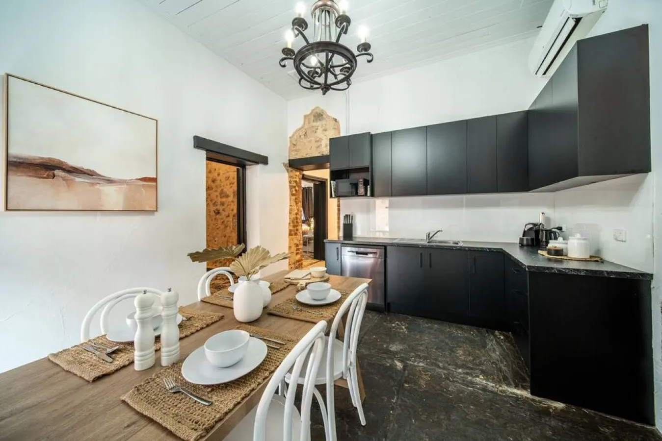 Blacksmith Cottage—Stay in Blacksmith's Lively Hub 10