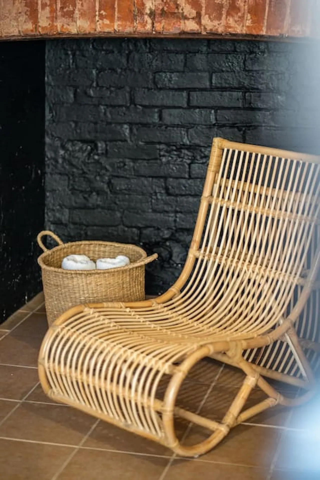 Blacksmith Cottage—Stay in Blacksmith's Lively Hub 19