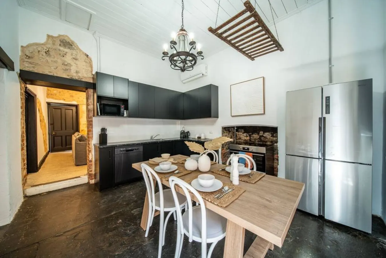 Blacksmith Cottage—Stay in Blacksmith's Lively Hub — photo 3