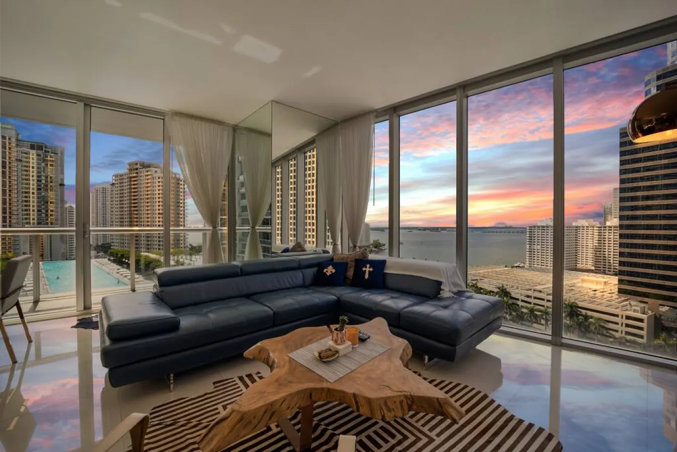 Sublime Ocean & Pool View Unit At Icon Brickell 2
