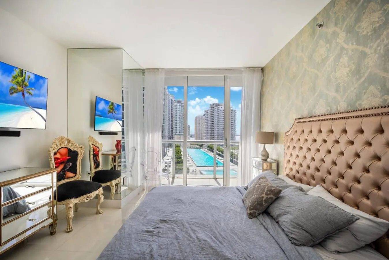 Sublime Ocean & Pool View Unit At Icon Brickell 9
