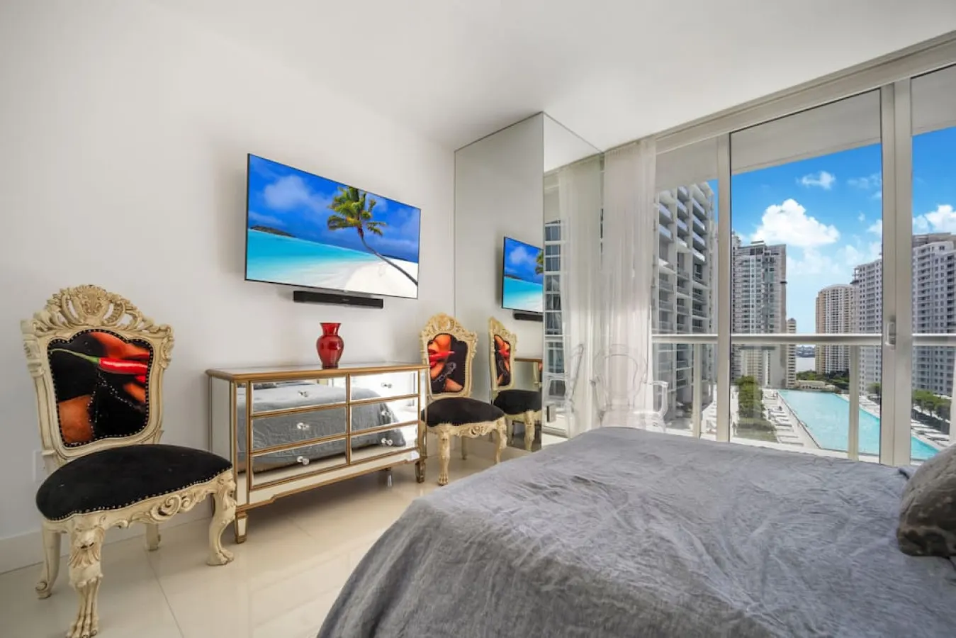 Sublime Ocean & Pool View Unit At Icon Brickell 3