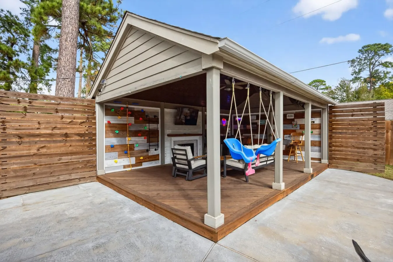 Conroe 4BR near The Woodlands Arcade Game Room, Gym, Playground, Sleeps 13 3