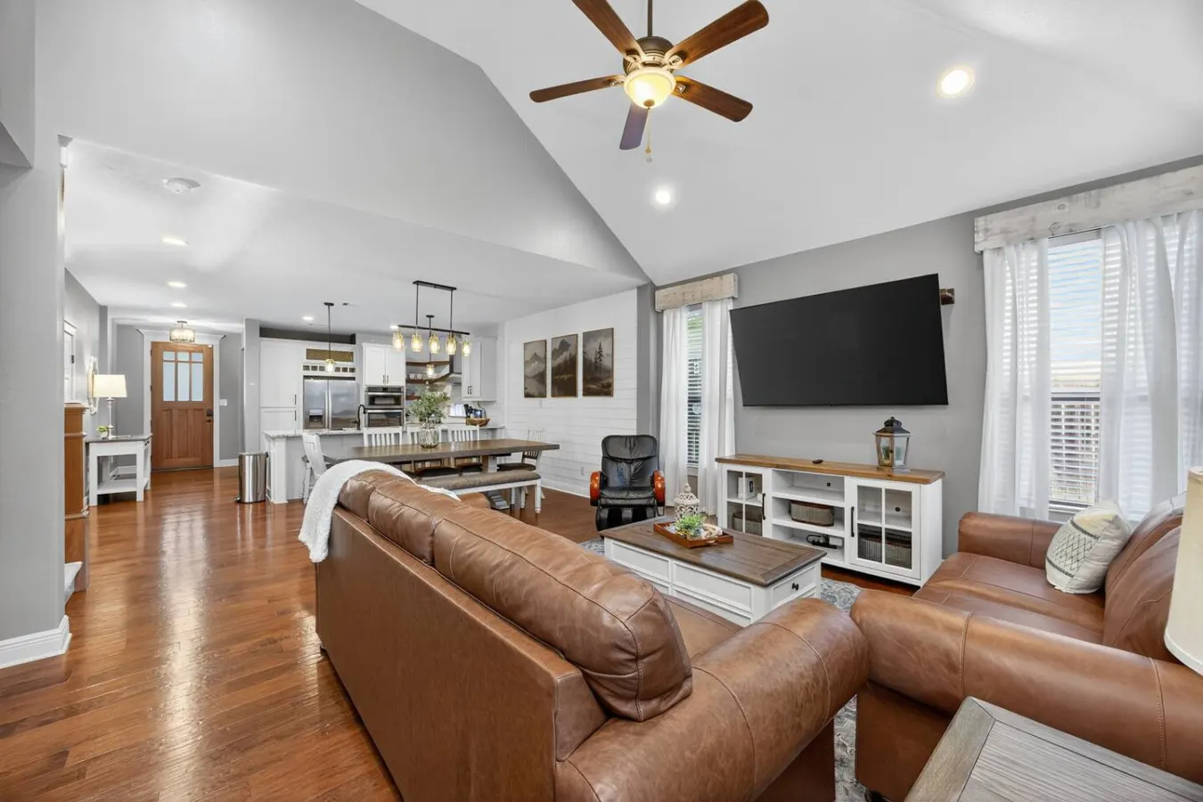 Conroe 4BR near The Woodlands Arcade Game Room, Gym, Playground, Sleeps 13 4