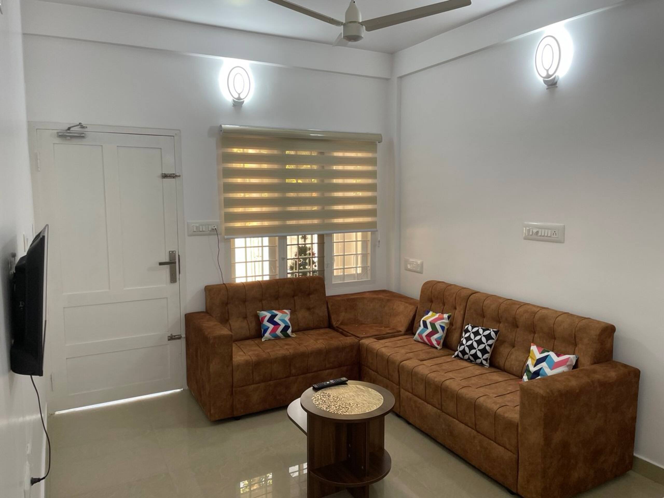 Urban Loft 1BHK 102 10 min to Lulu w/ greenery 4
