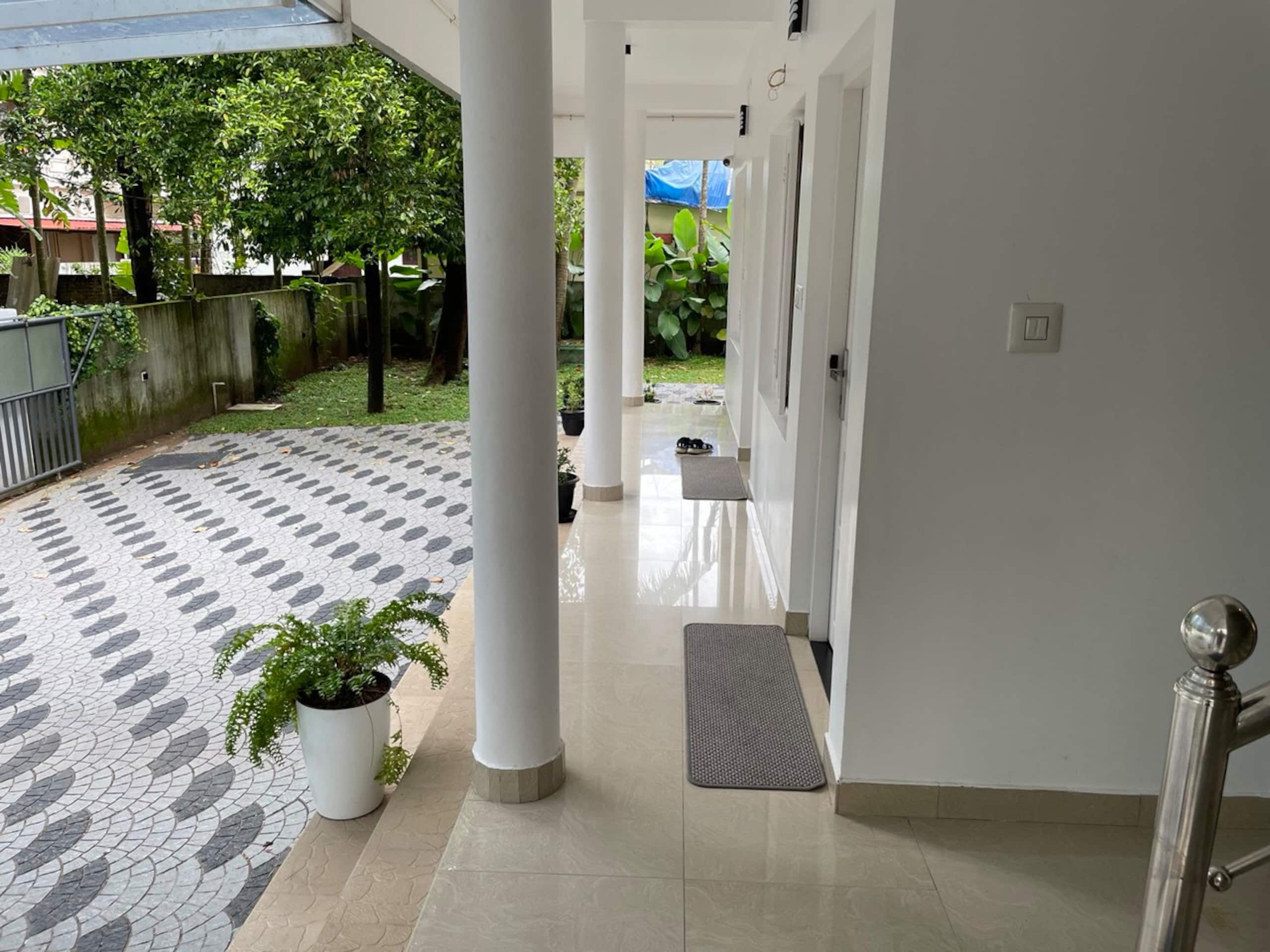 Urban Loft 1BHK 102 10 min to Lulu w/ greenery 22