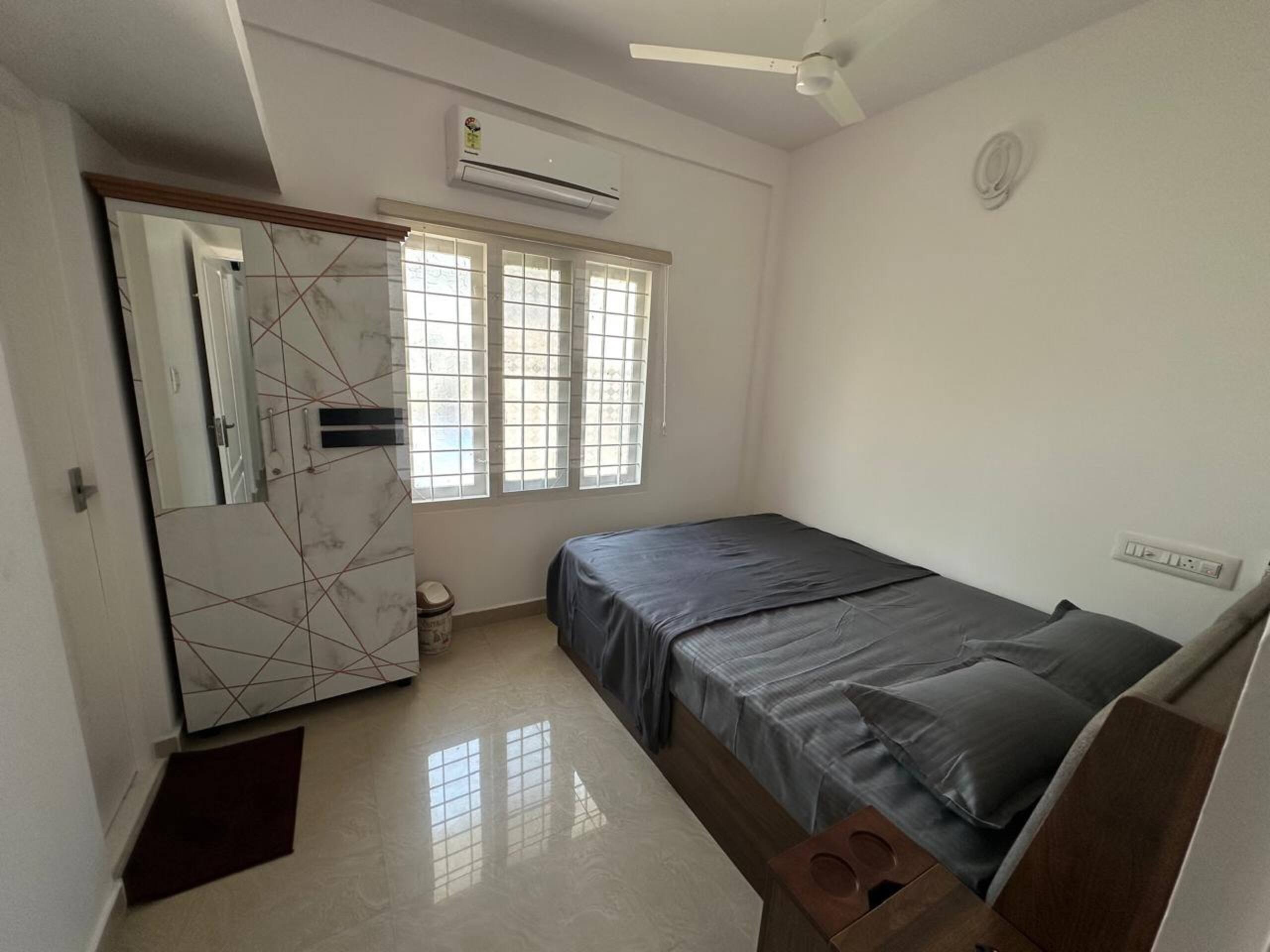 Urban Loft 1BHK 102 10 min to Lulu w/ greenery 2