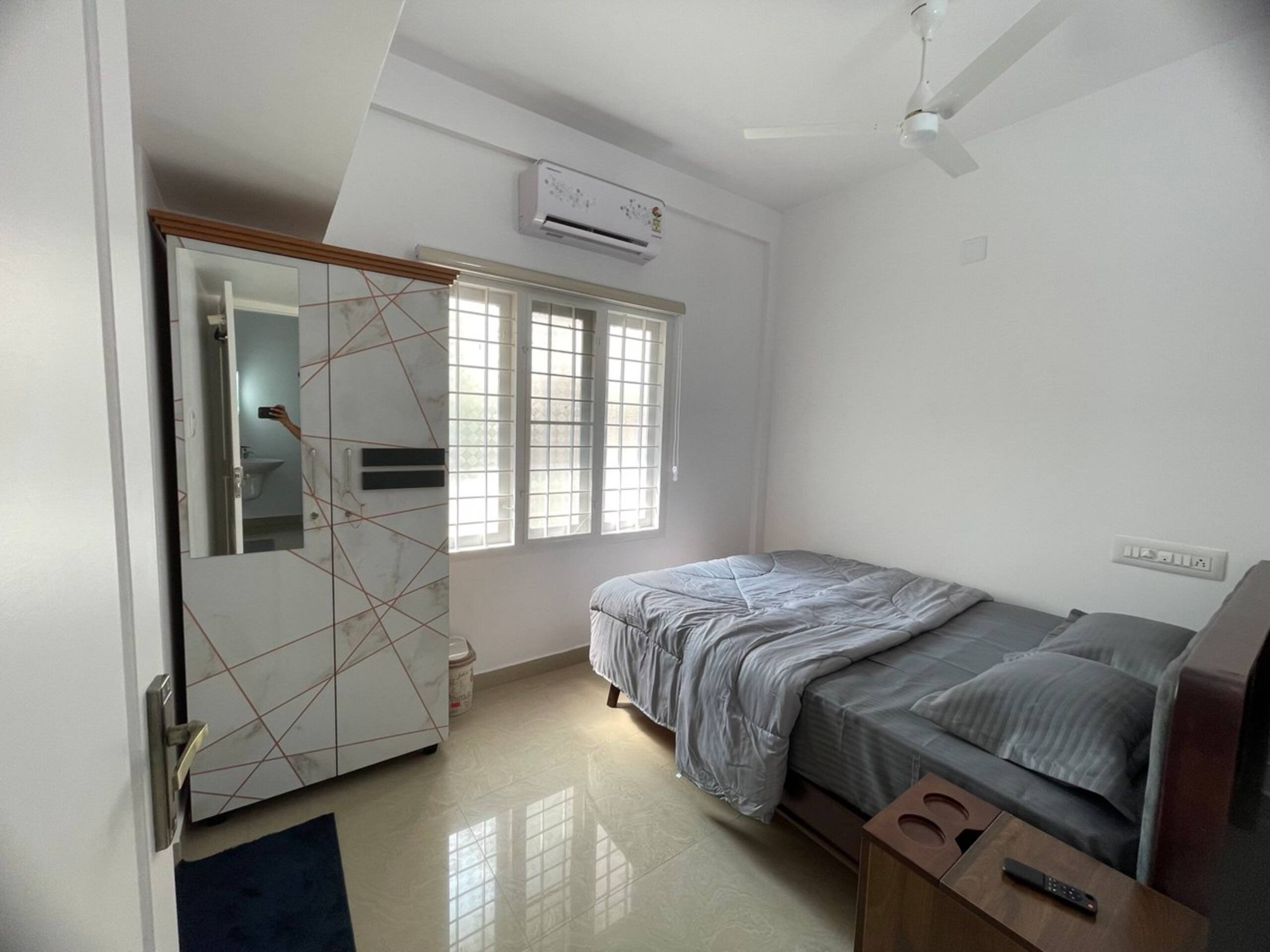 Urban Loft 1BHK 102 10 min to Lulu w/ greenery 12