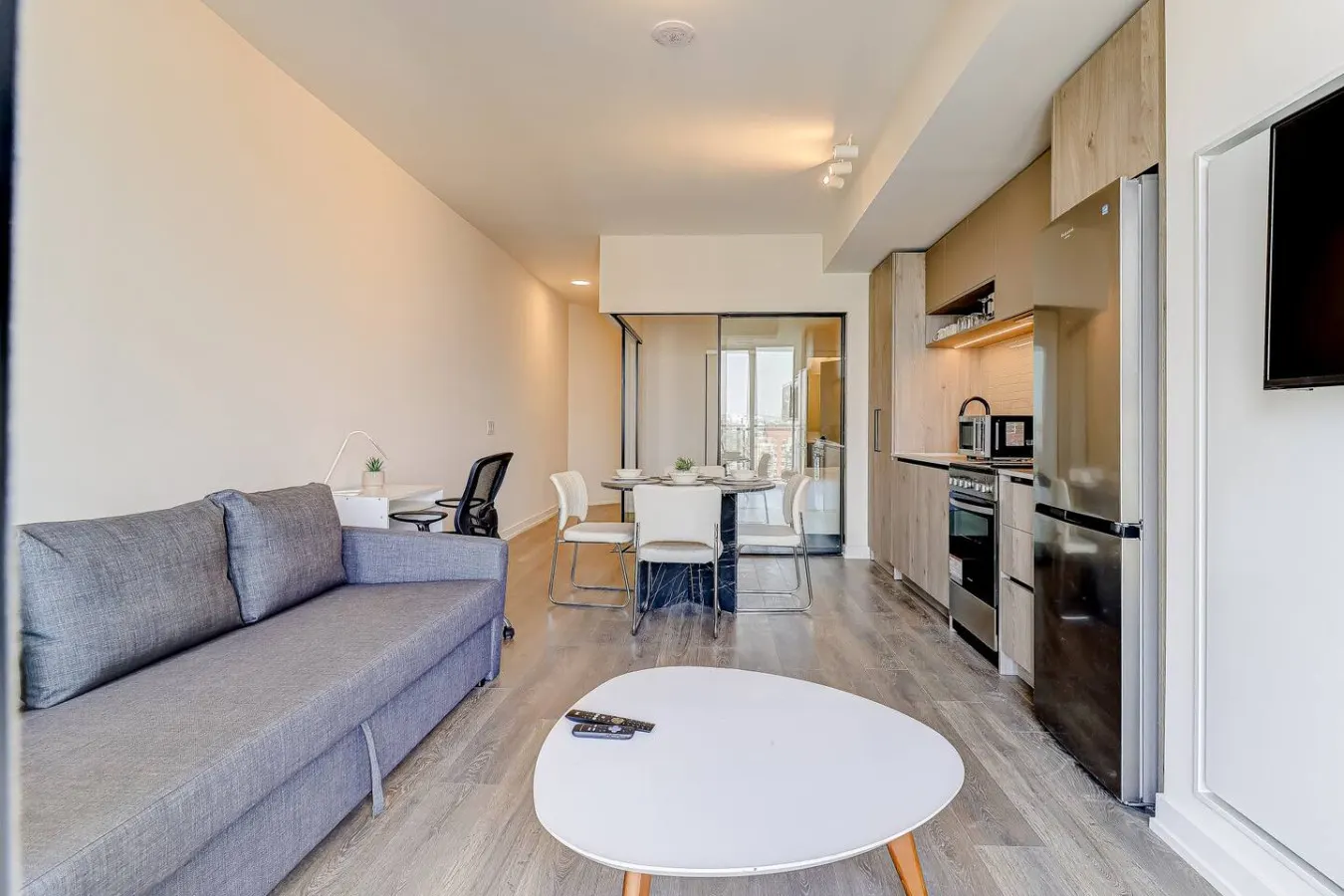 Urban Chic 1BR + Den Gym Netflix 18