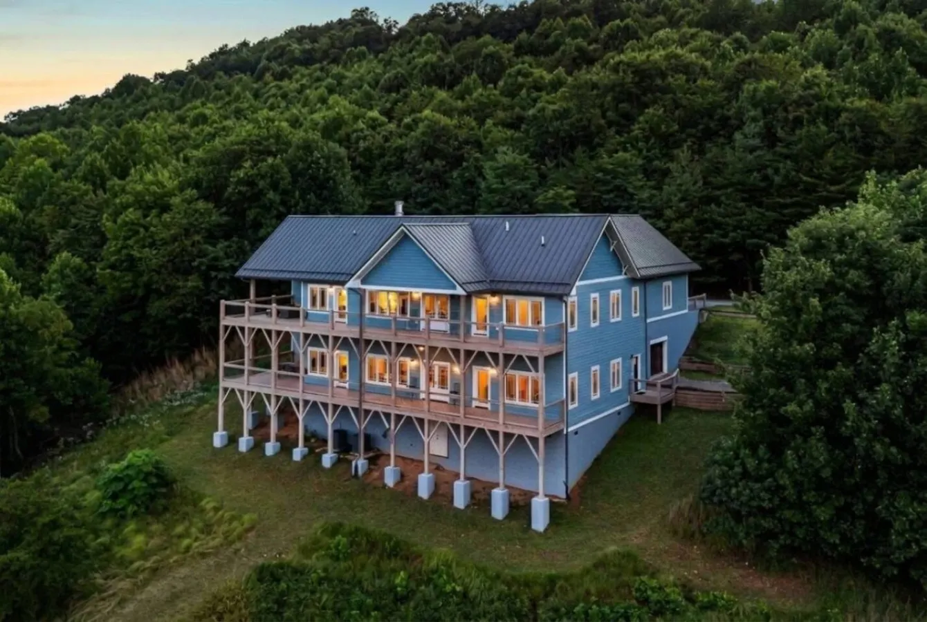 Massive Mountain Retreat | 12 Mi to Asheville