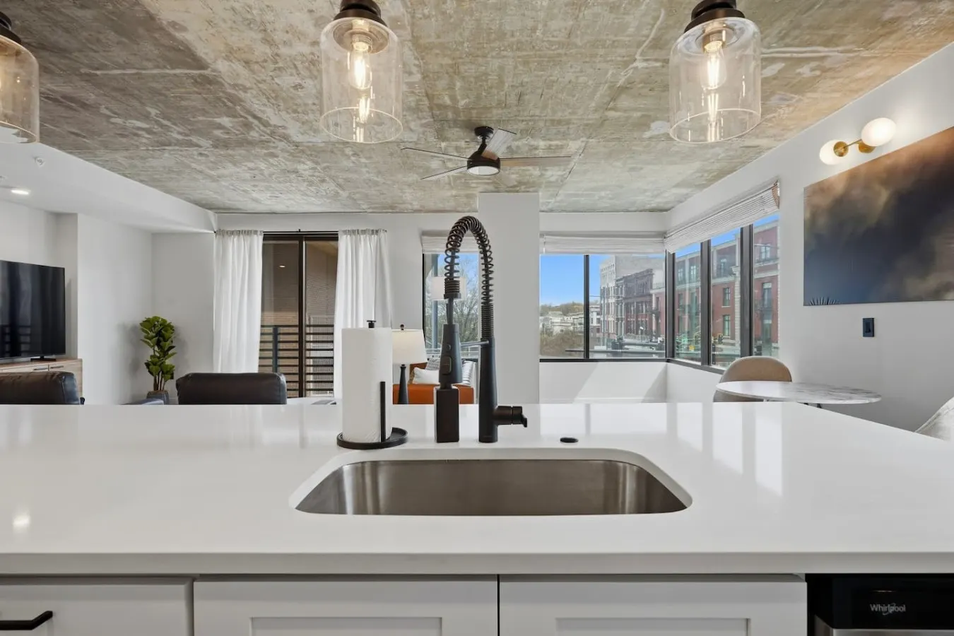 Summit Hill Stay King Suite Free Parking 10