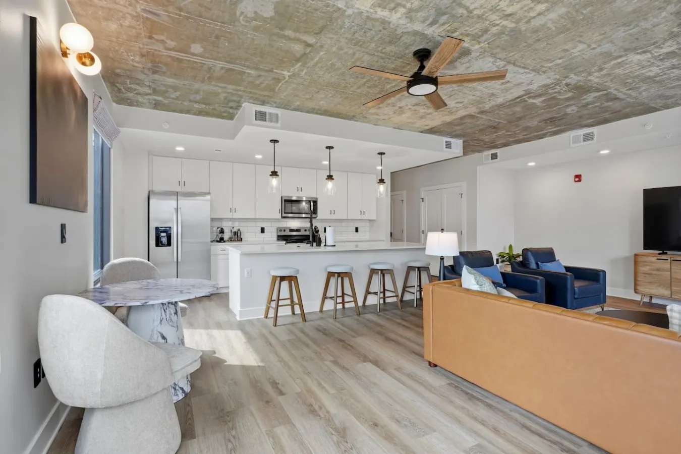 Summit Hill Stay King Suite Free Parking 13