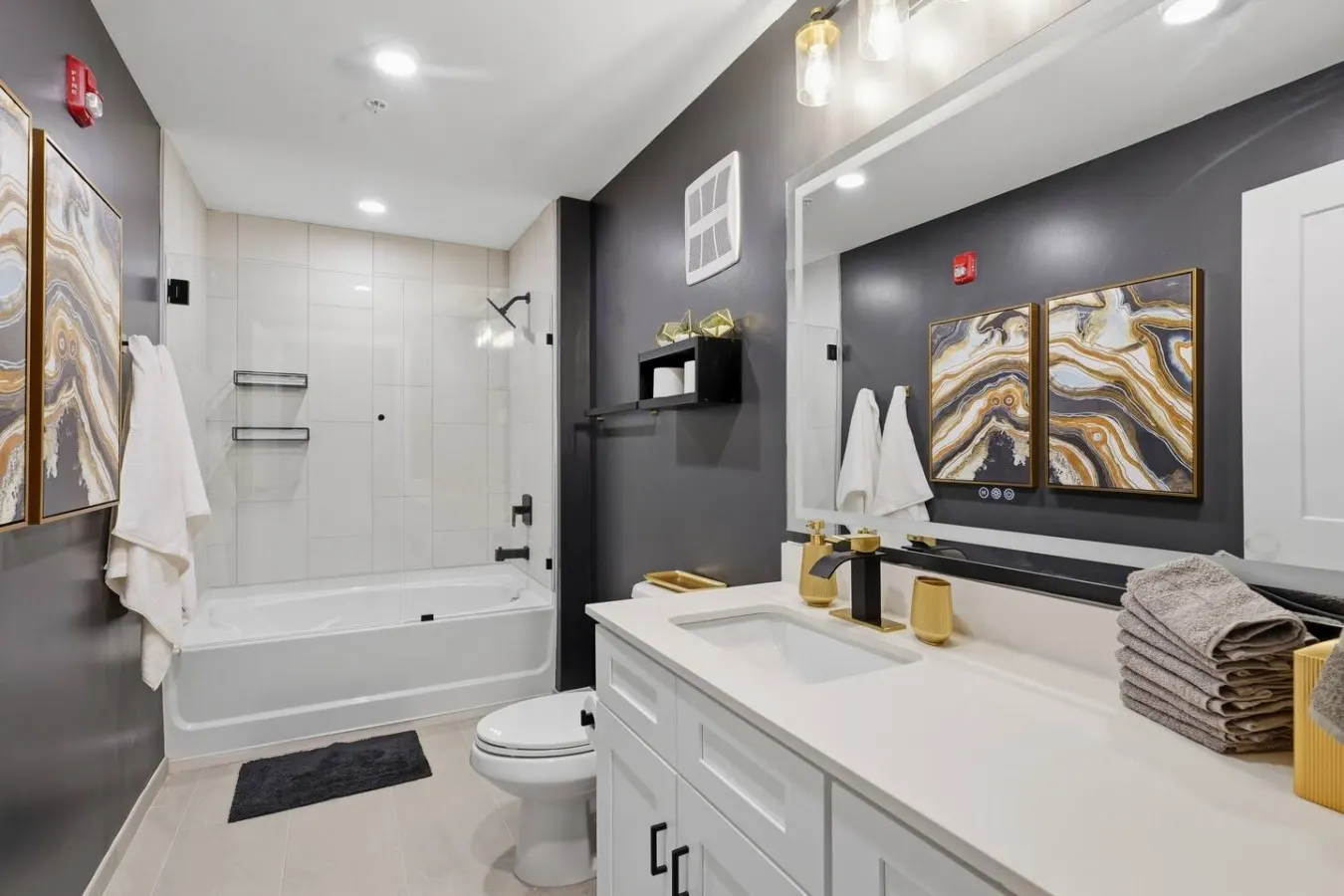 Summit Hill Stay King Suite Free Parking 19