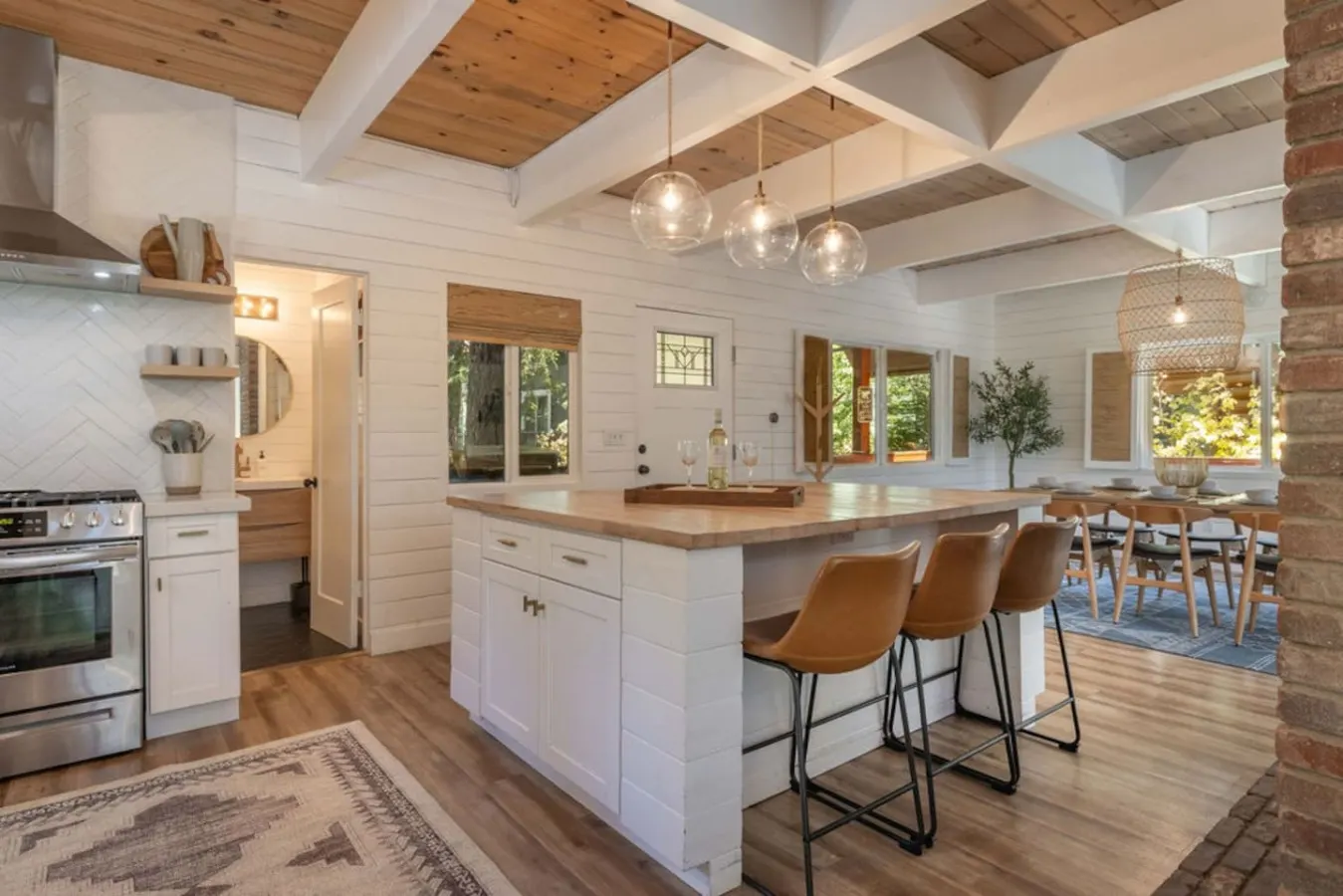 A-Frame Point Game Room, Movie Theater & Sauna 6