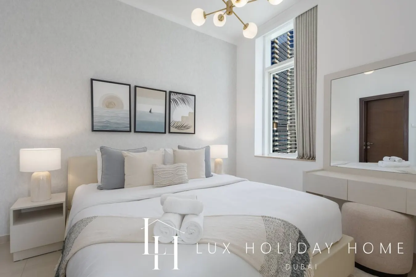 LUX The Marina Sea View Suite 11