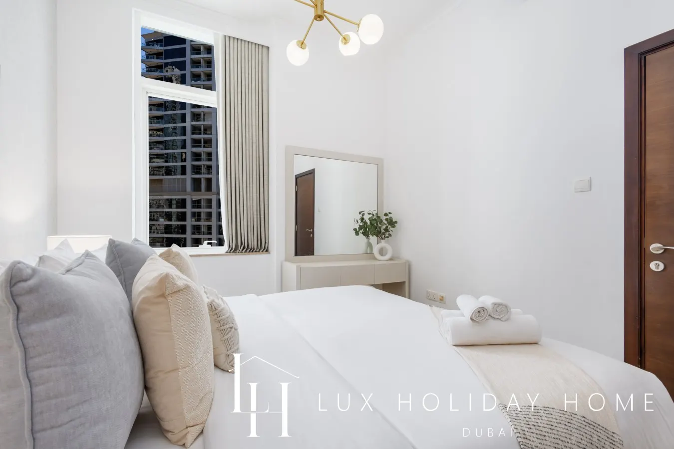 LUX The Marina Sea View Suite 12