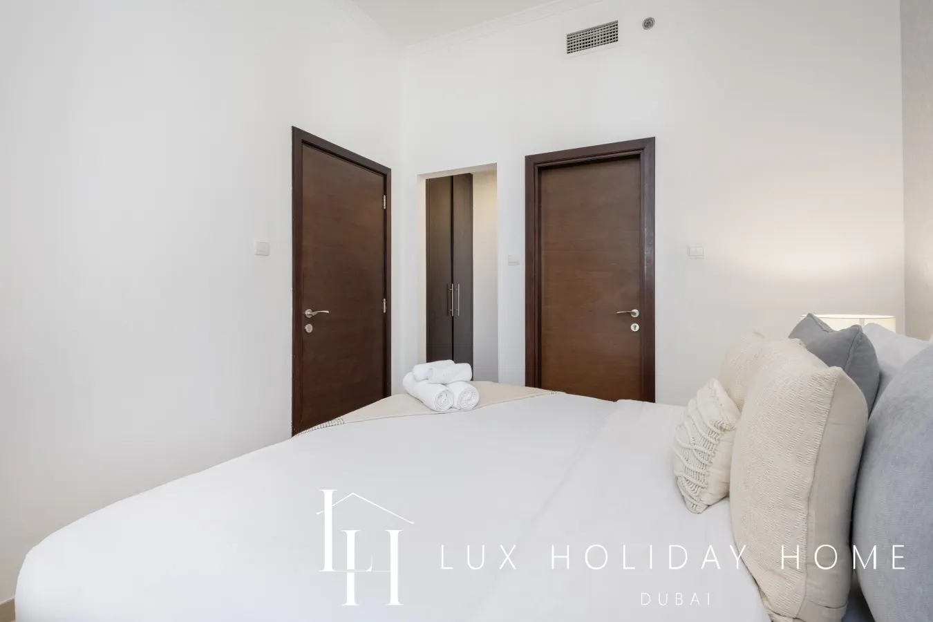 LUX The Marina Sea View Suite 13