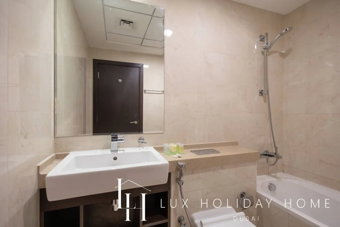 LUX The Marina Sea View Suite 14