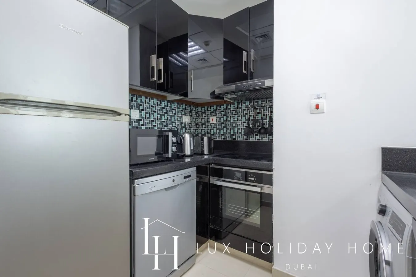LUX The Marina Sea View Suite 16