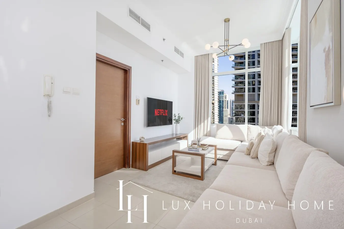 LUX The Marina Sea View Suite 8