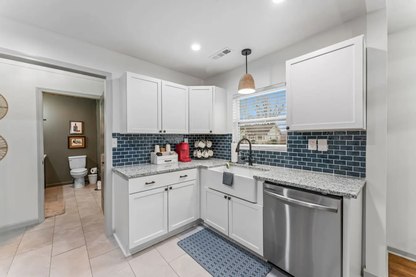 Modern 3BD Near MTSU Fenced Yard & Charger 12
