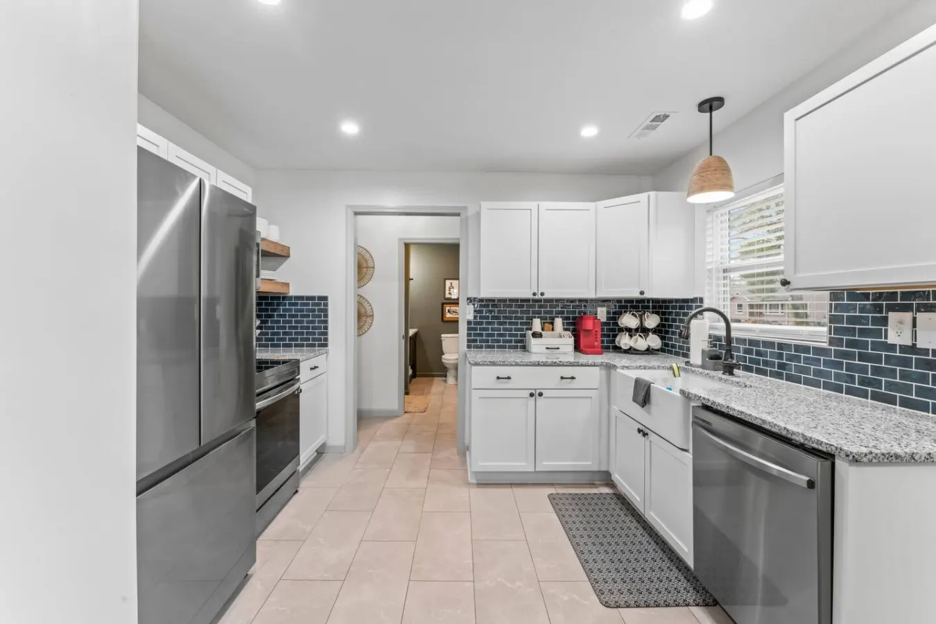Modern 3BD Near MTSU | Fenced Yard & Charger — photo 4