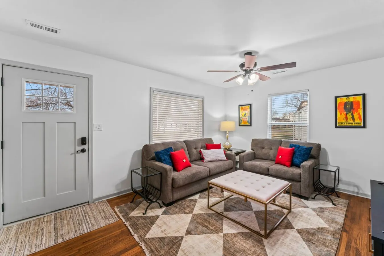 Modern 3BD Near MTSU Fenced Yard & Charger 7
