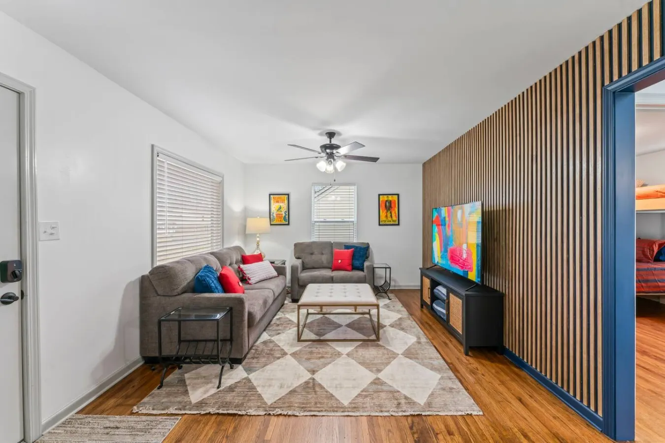 Modern 3BD Near MTSU Fenced Yard & Charger 8