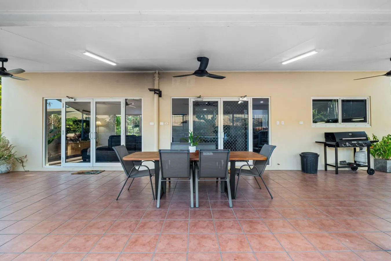 Cullen Bay Retreat | Pool, Balcony & Marina Stroll — photo 4