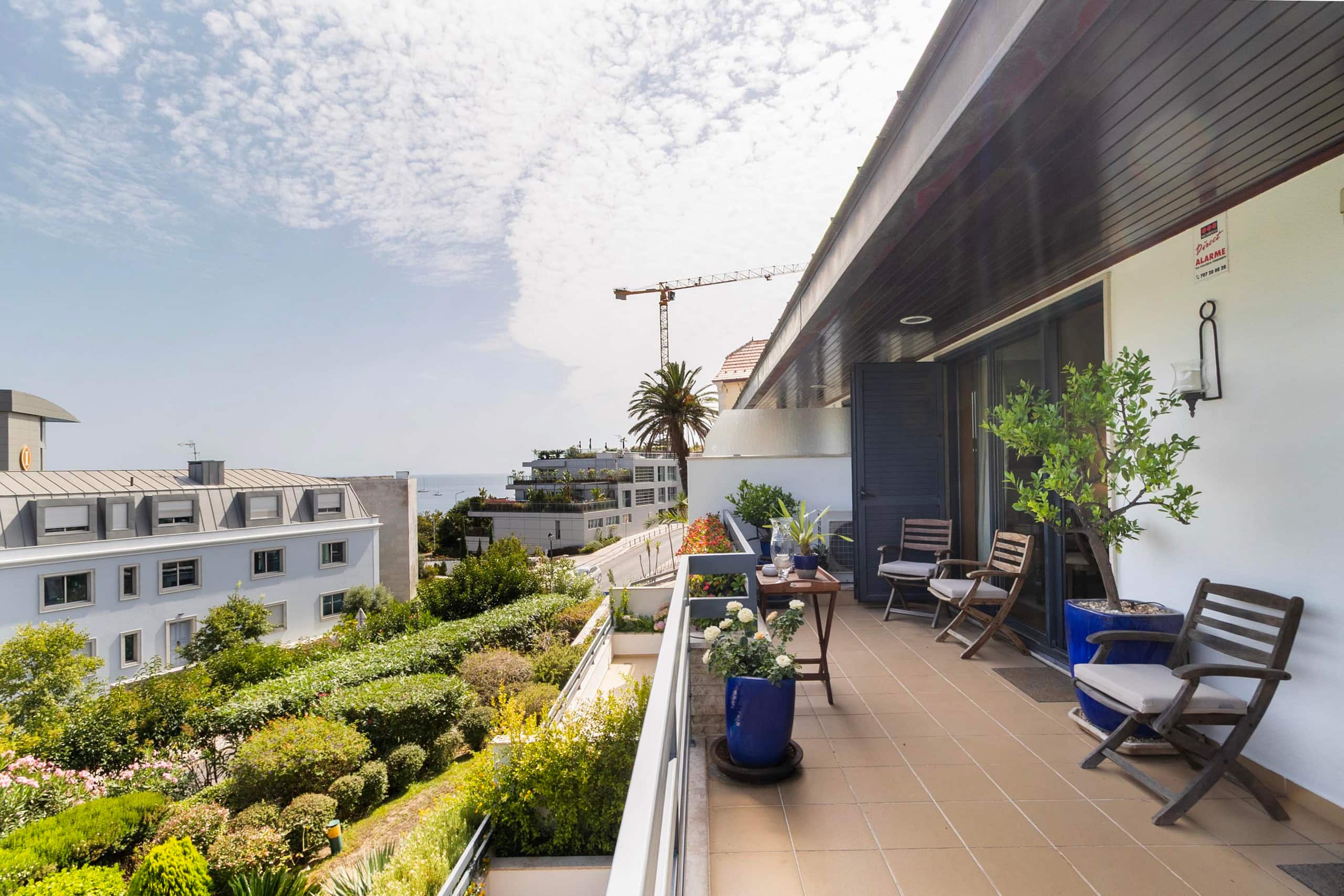 Retreat in Estoril with Pool and Sea View 39