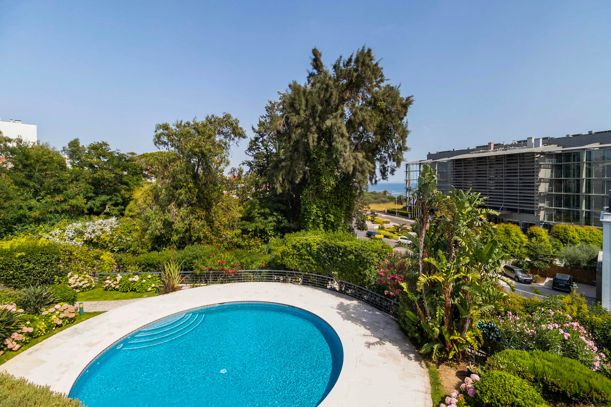 Retreat in Estoril with Pool and Sea View 1