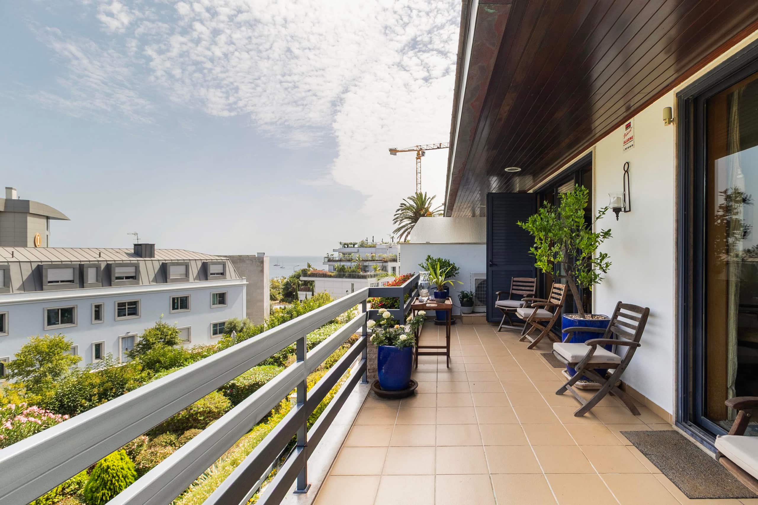 Retreat in Estoril with Pool and Sea View 37