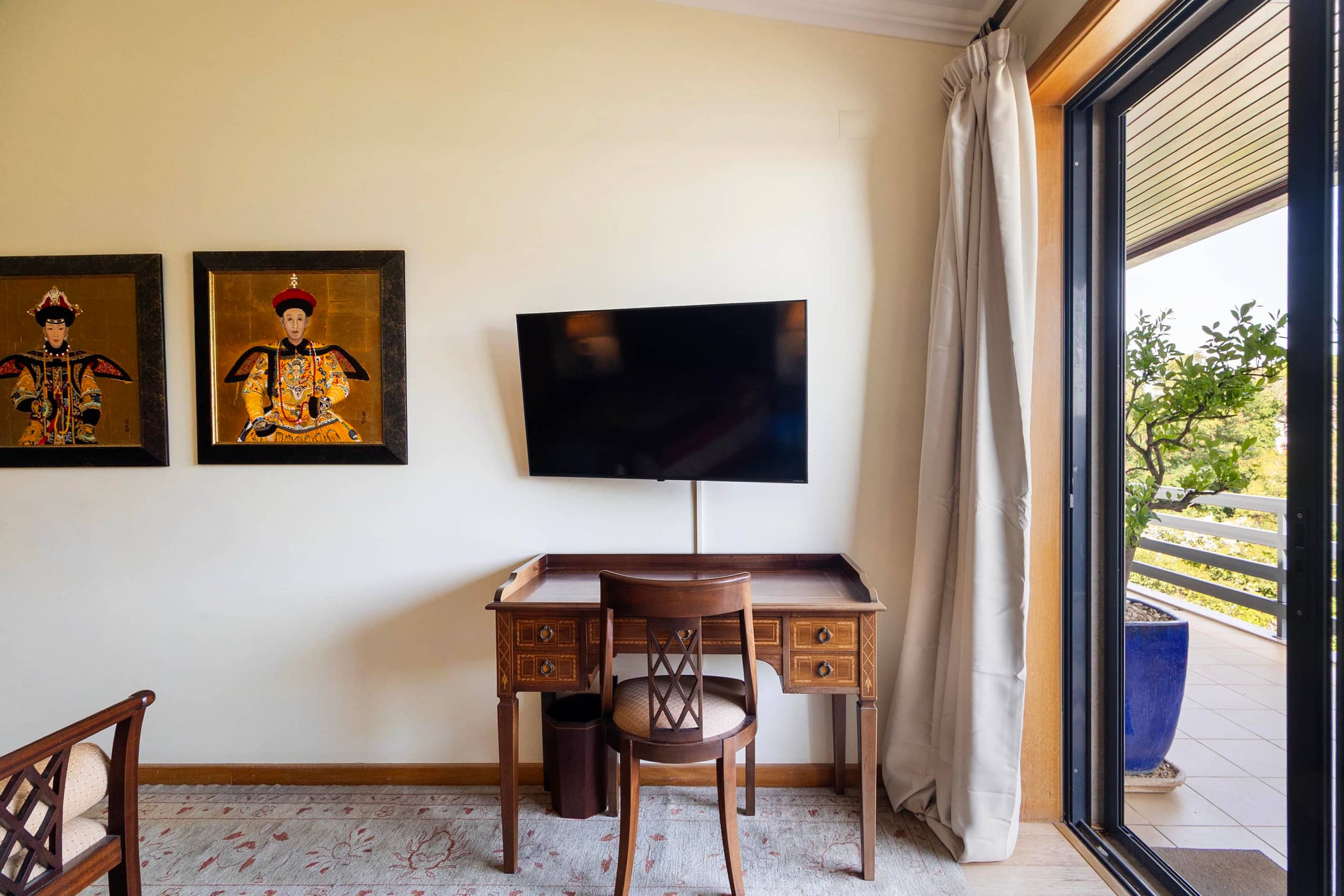 Retreat in Estoril with Pool and Sea View 25