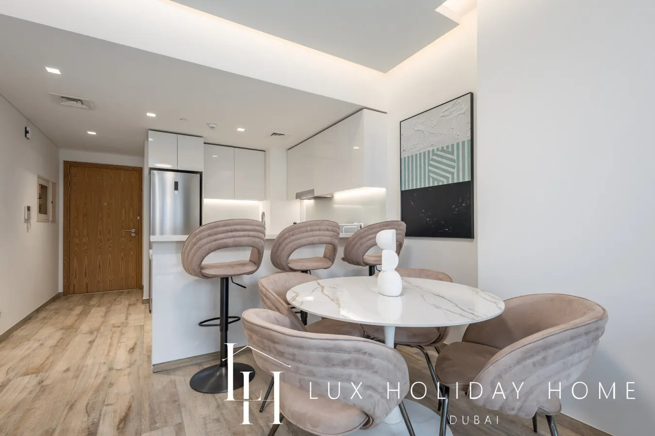 LUX The Business Bay Executive Suite 10