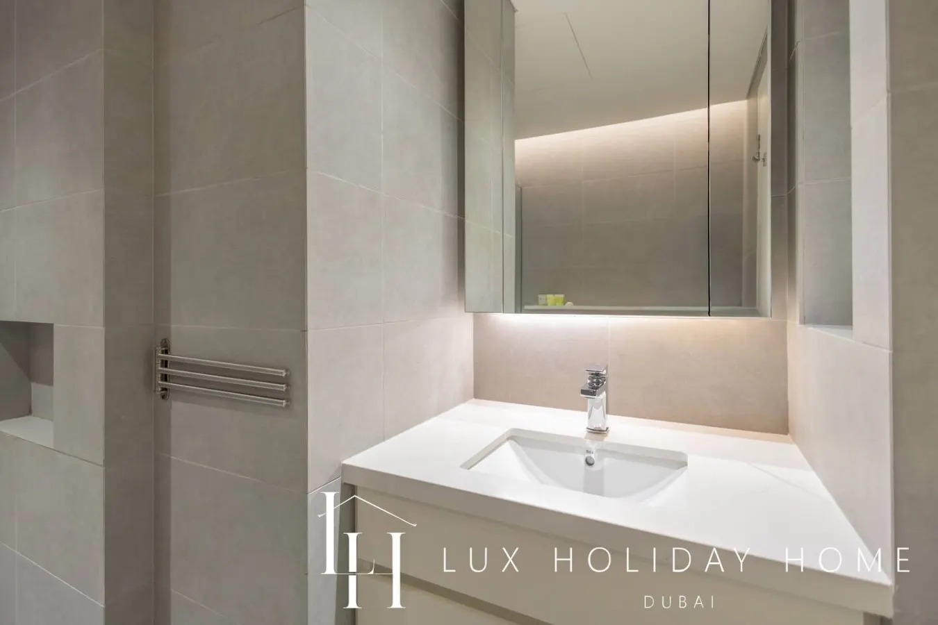 LUX The Business Bay Executive Suite 14