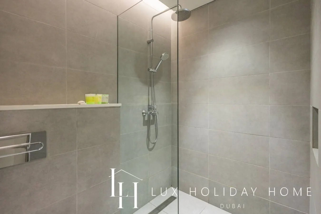LUX The Business Bay Executive Suite 15