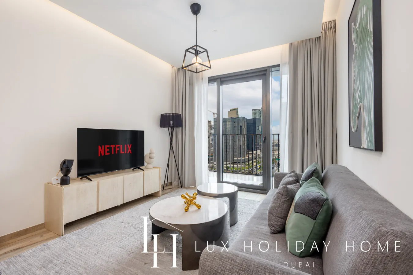 LUX The Business Bay Executive Suite 6