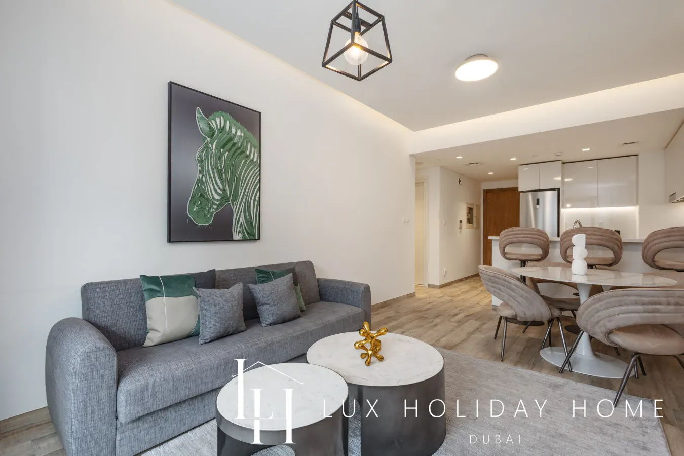LUX The Business Bay Executive Suite 7