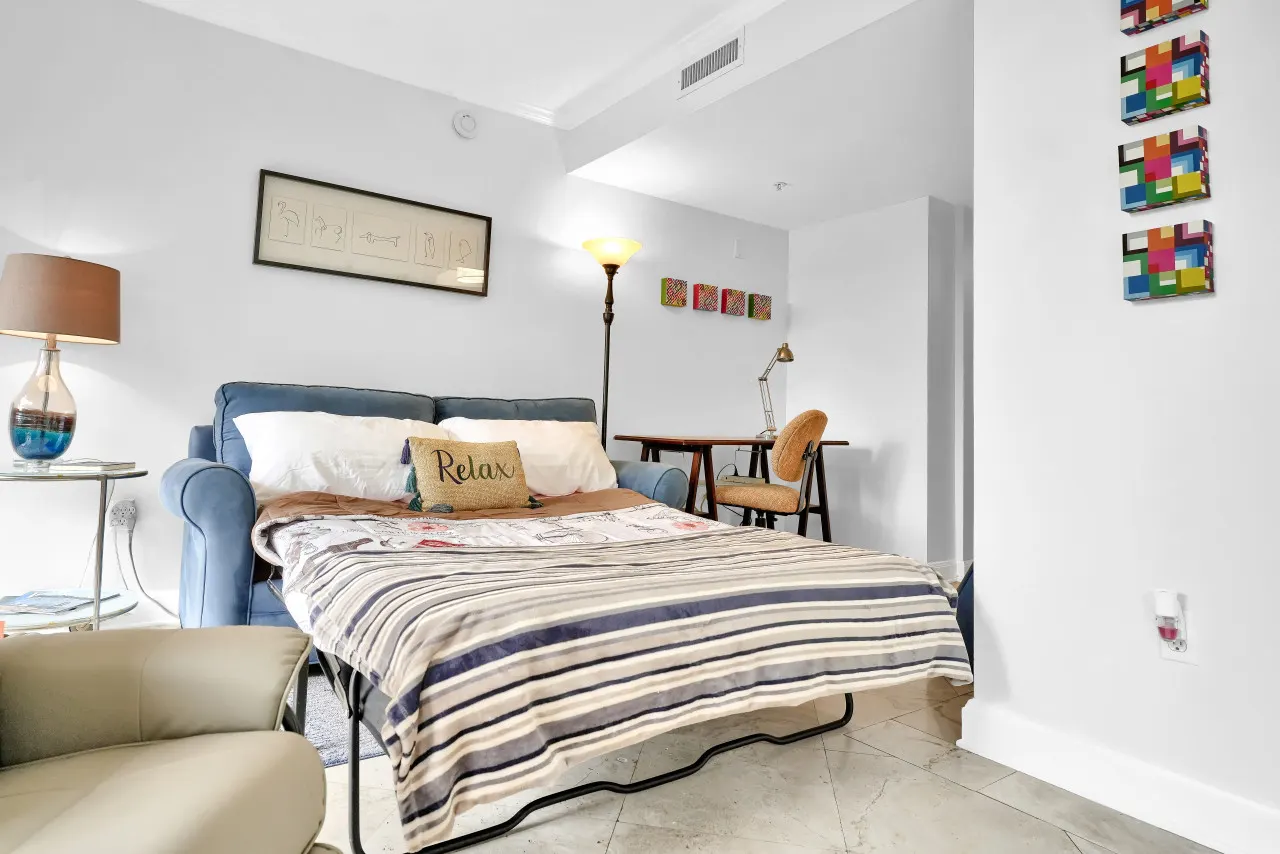 SF Sunny Getaway + Pool & Parking 12