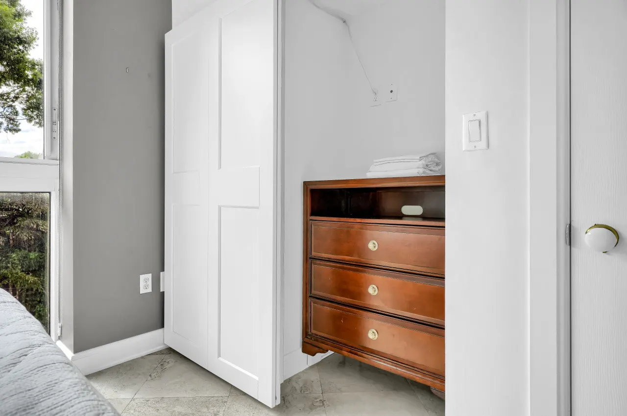 SF Sunny Getaway + Pool & Parking 19