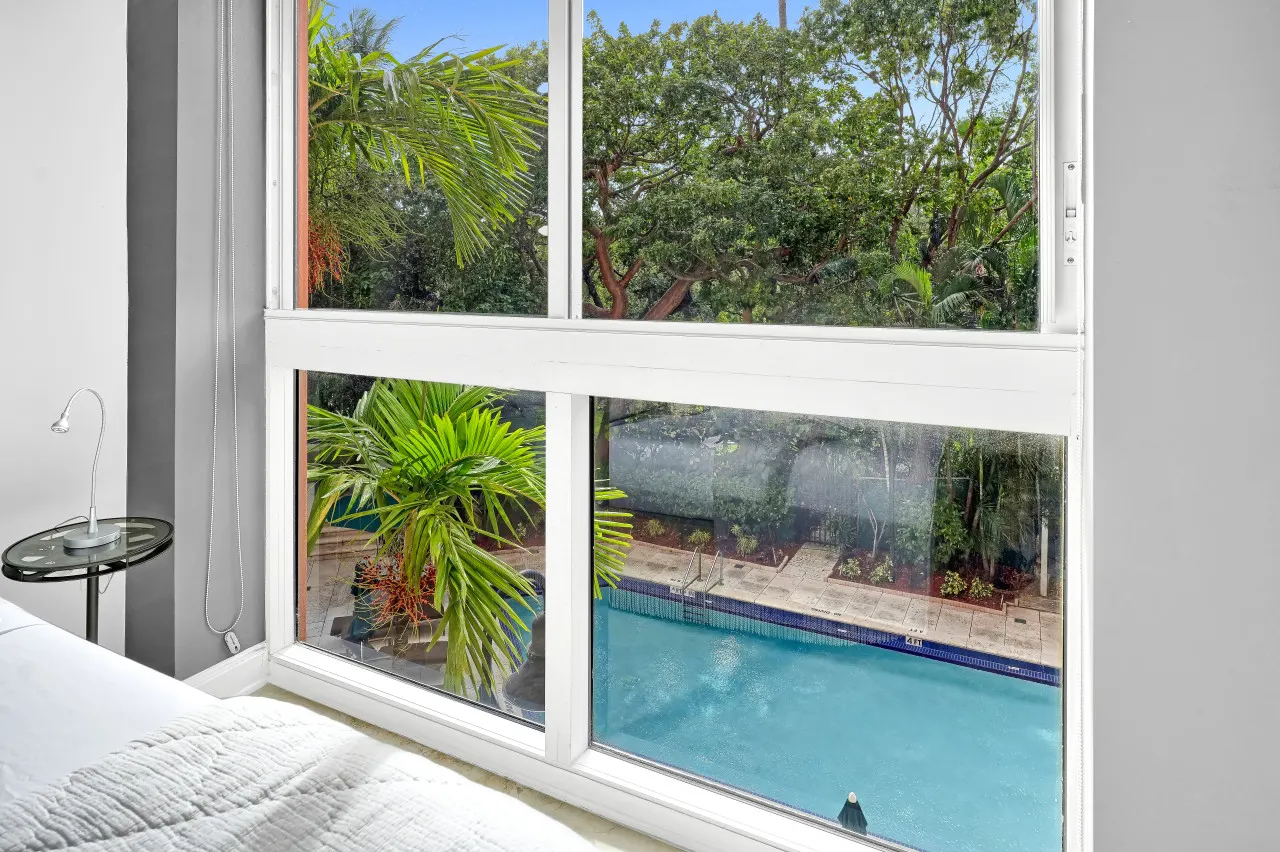 SF Sunny Getaway + Pool & Parking 20